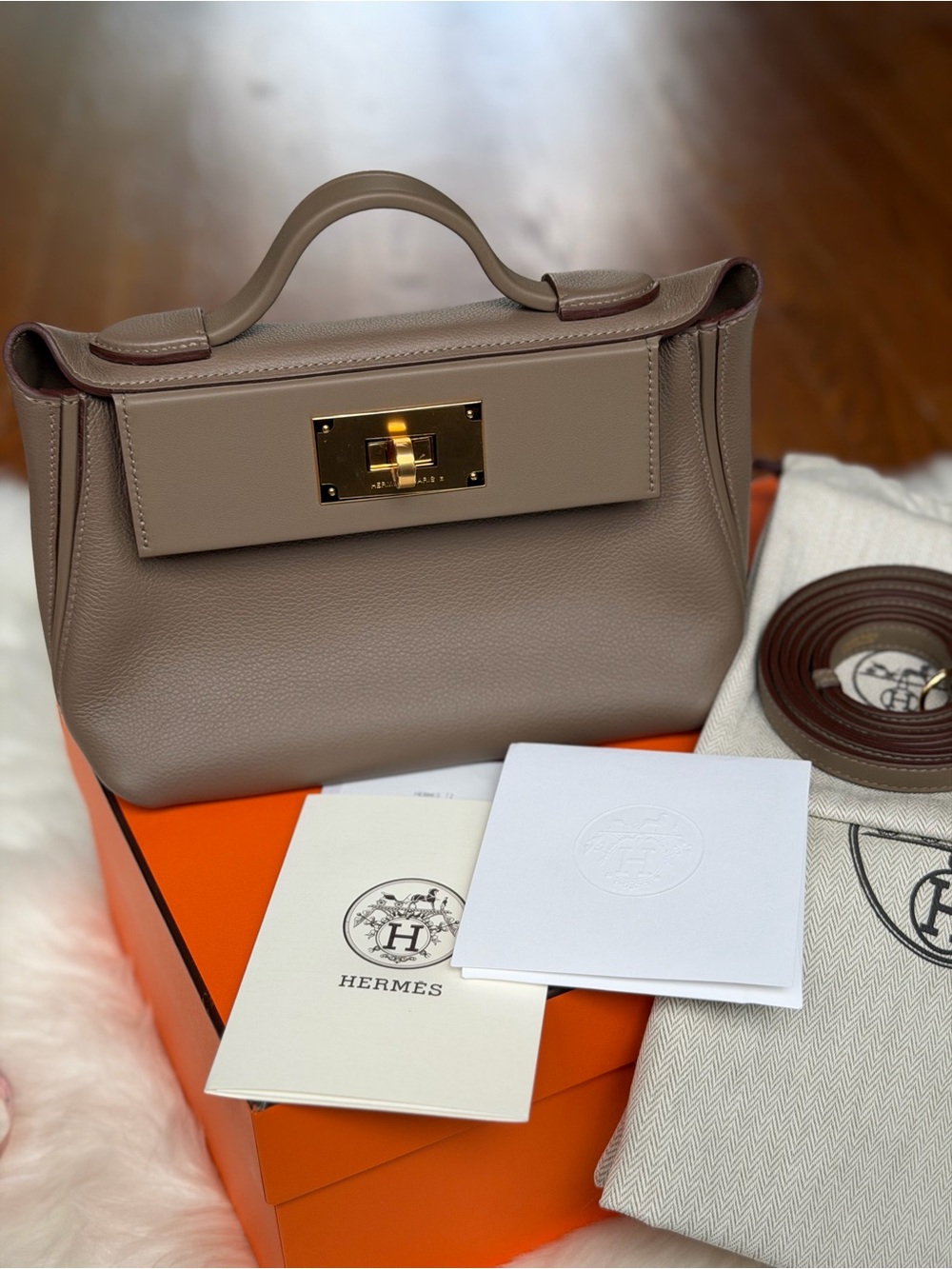 NEW IN BOX Authentic Hermes 24/24 Etoupe